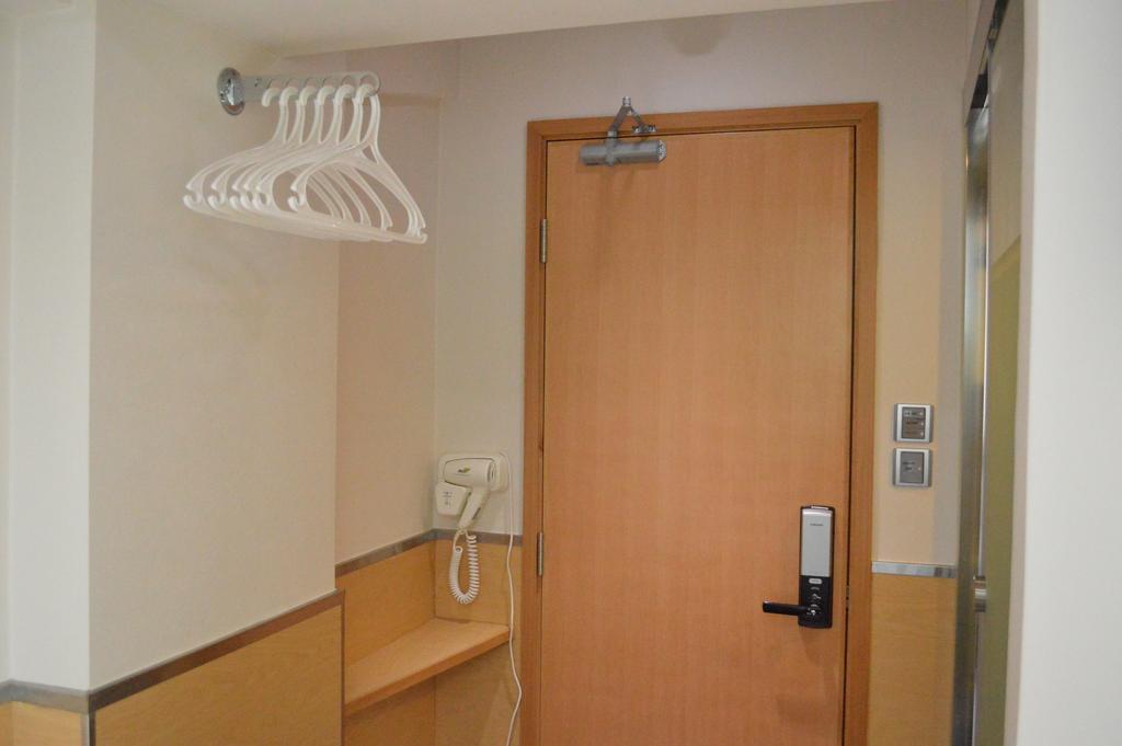 Modern Inn Hong Kong Room photo