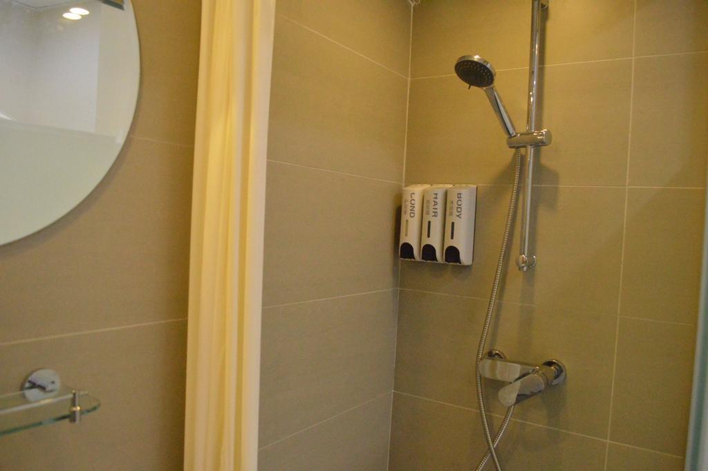 Modern Inn Hong Kong Room photo